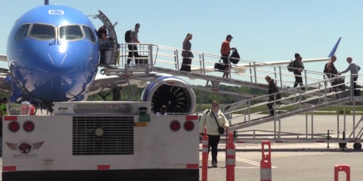 Ogdensburg Airport sets passenger record, Breeze signs new contract