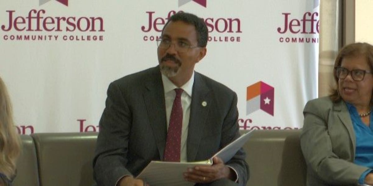 SUNY chancellor visits JCC to highlight Reconnect program
